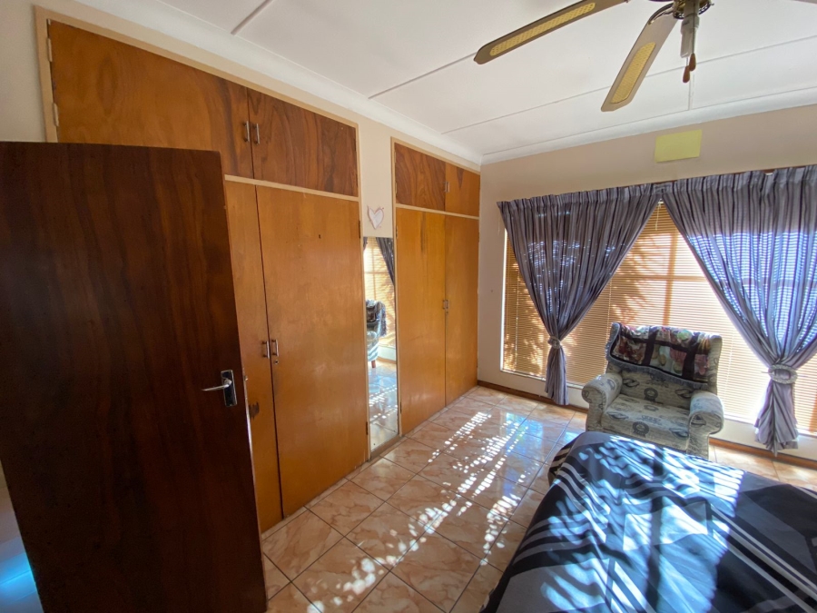 8 Bedroom Property for Sale in Baillie Park North West